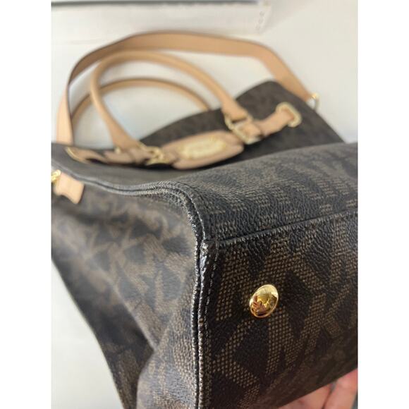 MCHAEL KORS, BROWN, TAN SIGNATURE PVC LETATHER SHOULDER BAG - Picture 13 of 16